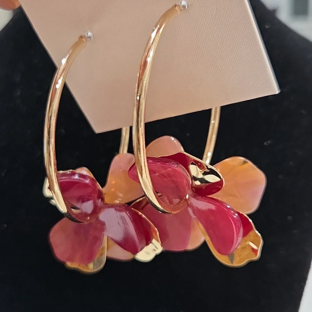 💕▪️Piper K ▪️Gold and Pink Floral Hoop Earrings